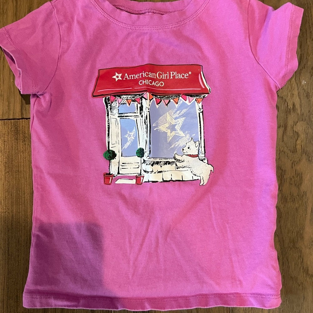 American Girl Chicago T Shirt
Girls S 7/8
Good used condition—normal wash wear